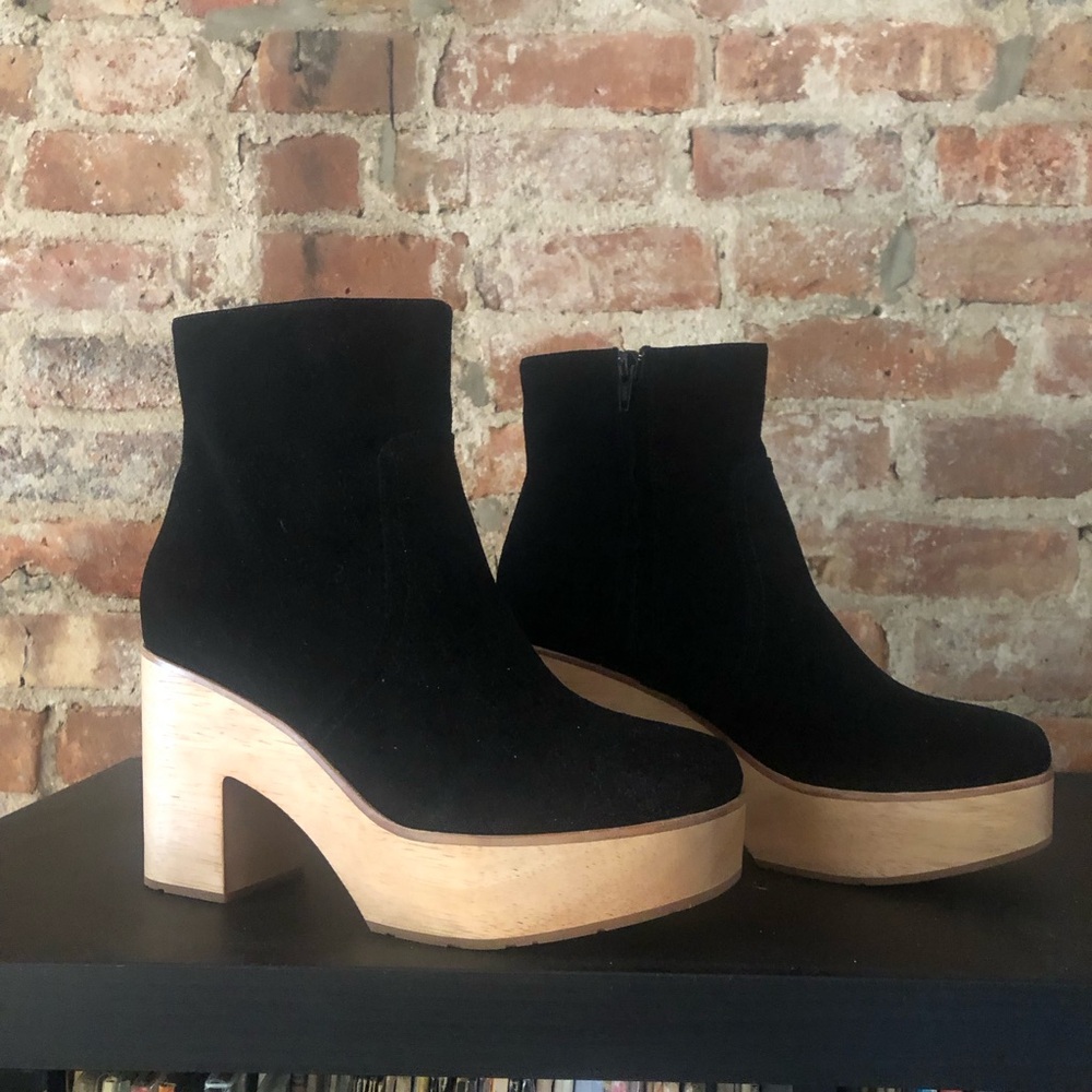 Chic Black Platform Ankle Boots